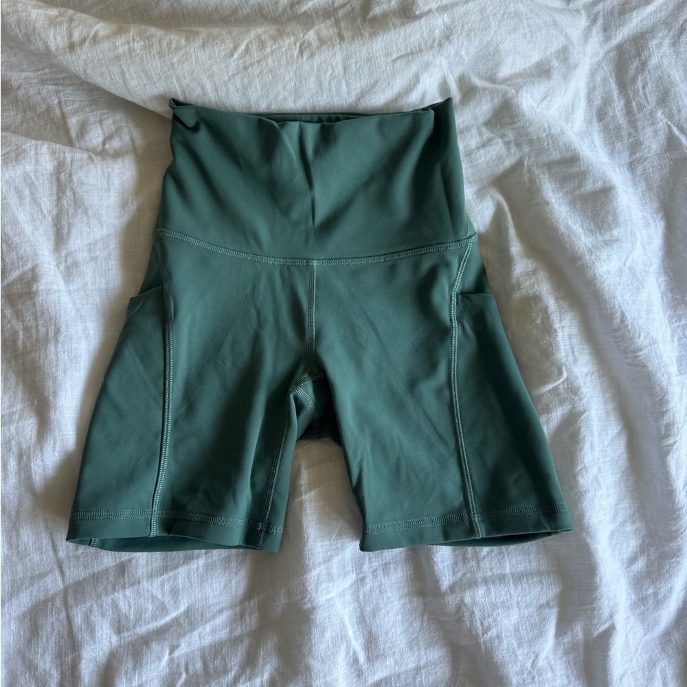 xs, sage green lululemon workout shorts